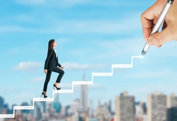 How to Consult an Online Astrology Expert for Career Growth